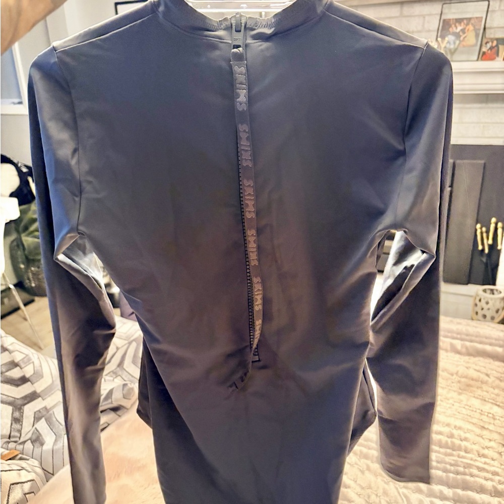 Skims NWT Swim Sculpting Long Sleeve Gunmetal